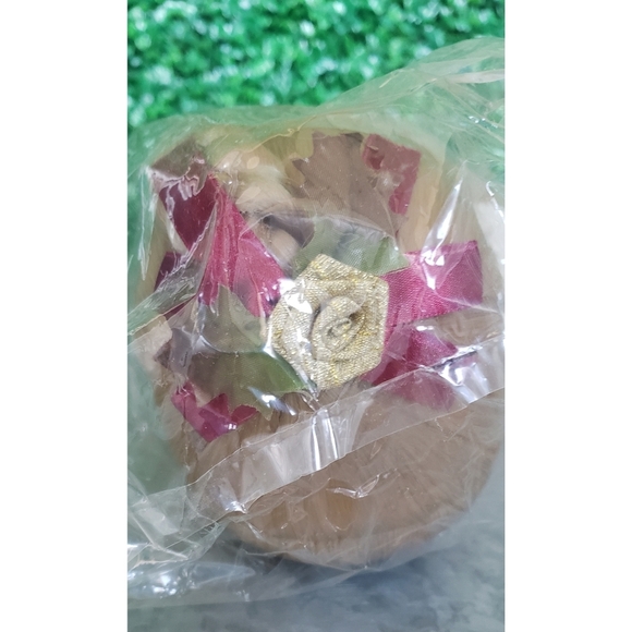 2. Christmas Precious Moments doll - Picture 8 of 14